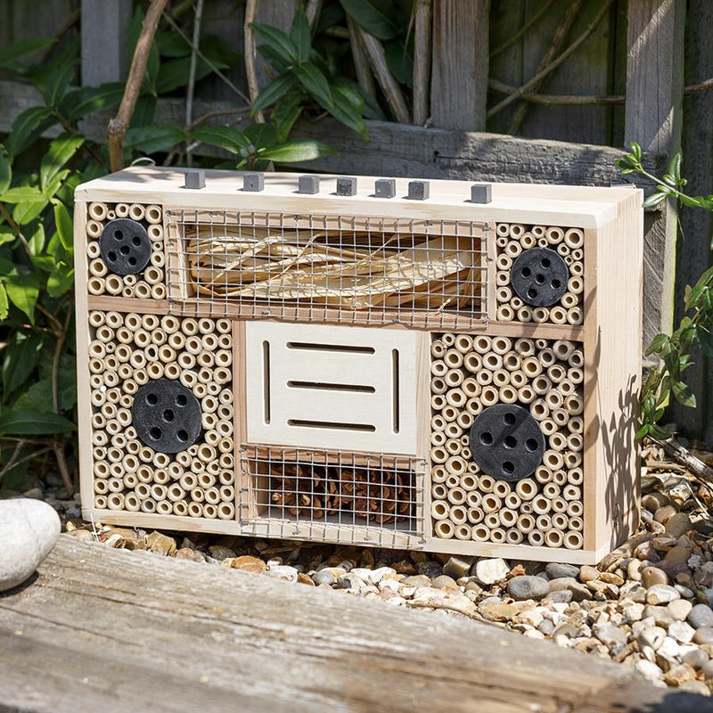 Hôtel à insectes design Boom box