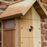 Cabane à oiseaux avec webcam intégrée par dhn sur L'Air du Bois